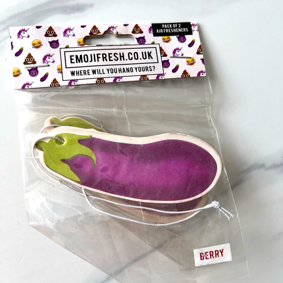 EmojiFresh.Co.Uk Eggplant Emoji Car Hanging Air Freshener 2 Pack Lemon + Berry - Picture 1 of 2